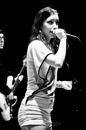 Sister Sparrow and the Dirty Birds