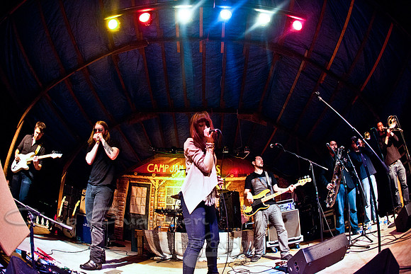 Sister Sparrow and the Dirty Birds