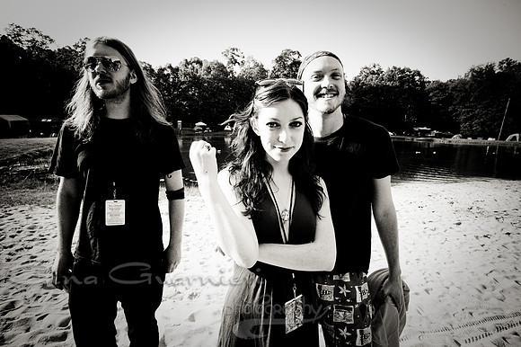 Sister Sparrow and the Dirty Birds