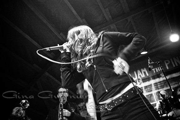 Sister Sparrow and the Dirty Birds